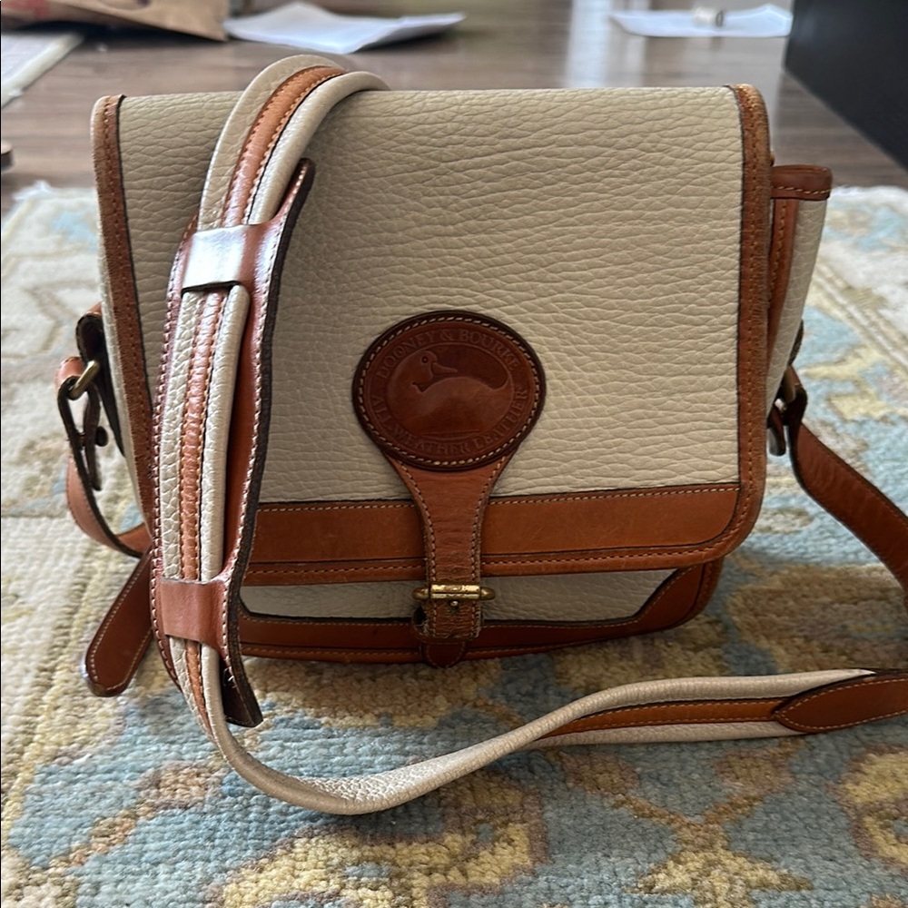 DOONEY BOURKE RARE VINTAGE SURREY CROSSBODY SHOULDER BAG